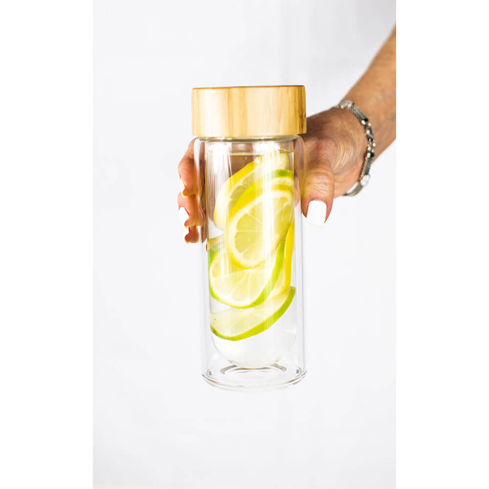 http://www.blossombottles.com/cdn/shop/articles/Blossom_Glass_Fruit_and_Tea_Infuser_Bottle_Lemon_3_1000x1000_384afef3-9347-44a9-8fdd-83b7a455f37c.jpg?v=1621160024